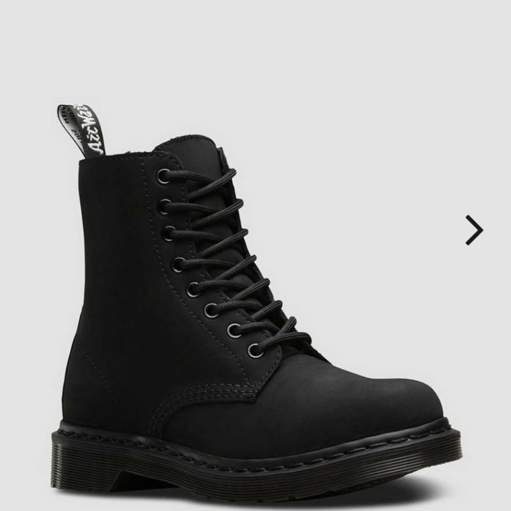 Dr. Martens Black Fur-Lined Mono 1460 Boots - Picture 12 of 12